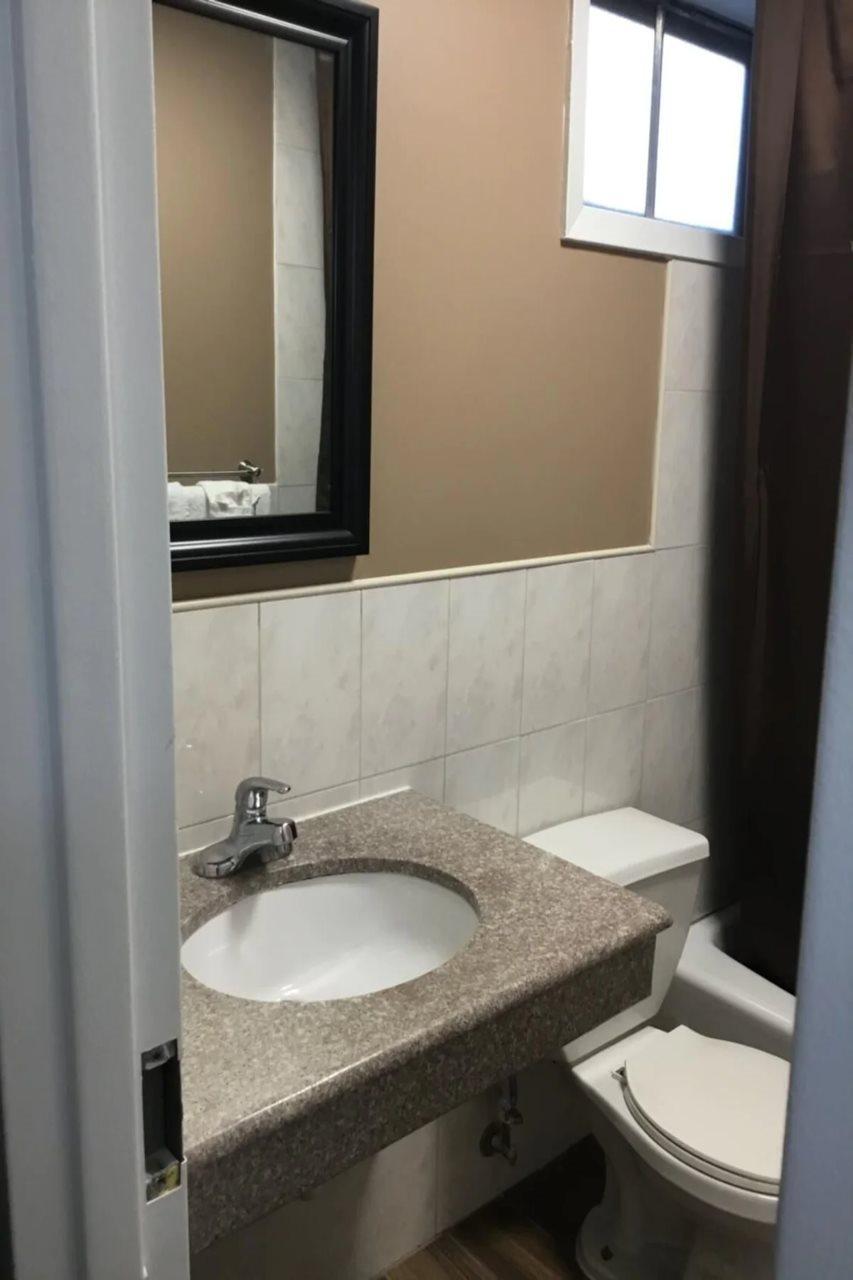 Americas Best Value Inn Avenel Woodbridge Ngoại thất bức ảnh
